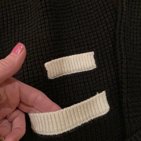 GAP SNAP BUTTON UP SWEATER. SIZE: MEDIUM. - Picture 3 of 5